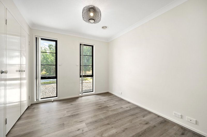Photo - 11 Syddall Street, Bonner ACT 2914 - Image 8