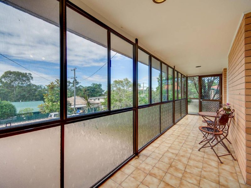 Photo - 11 Tabulam Drive, Ferny Hills QLD 4055 - Image 3