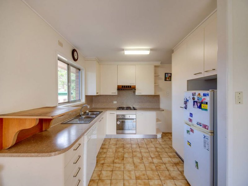 Photo - 11 Tabulam Drive, Ferny Hills QLD 4055 - Image 8