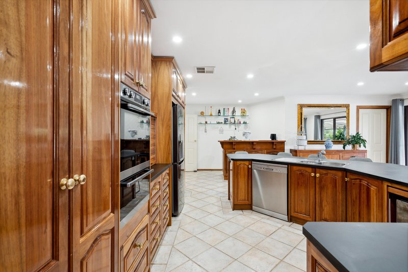 Photo - 11 Tamarind Walk, Aberfoyle Park SA 5159 - Image 12