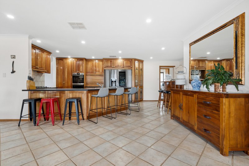 Photo - 11 Tamarind Walk, Aberfoyle Park SA 5159 - Image 13