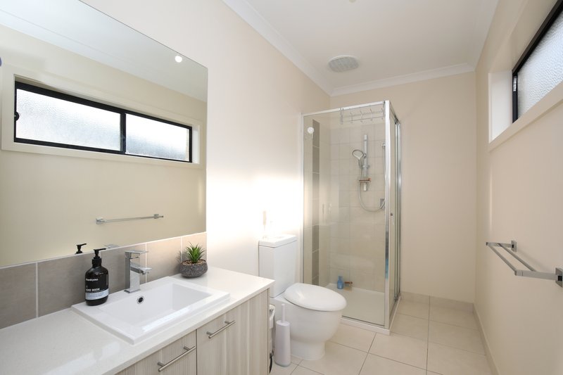 Photo - 11 Tanika Circuit, Croydon VIC 3136 - Image 7