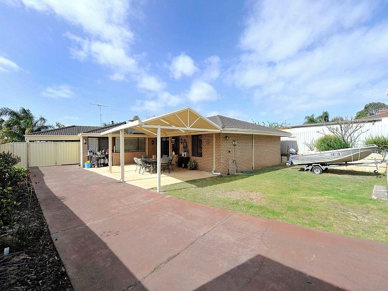 Photo - 11 Tarata Close, Halls Head WA 6210 - Image 3