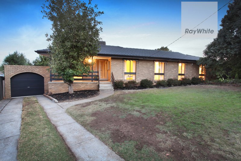 11 Taunton Place, Gladstone Park VIC 3043