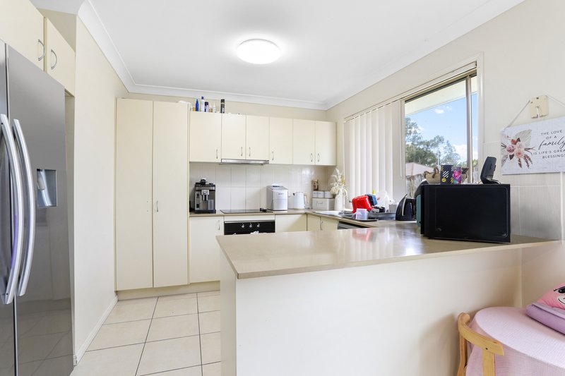 Photo - 11 Tedar Close, Bellmere QLD 4510 - Image 4