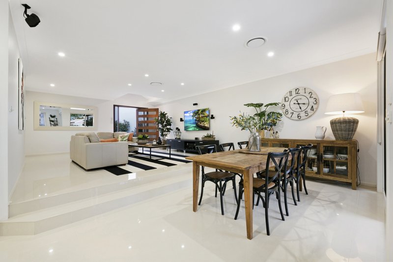 Photo - 11 Templestowe Court, Robina QLD 4226 - Image 2