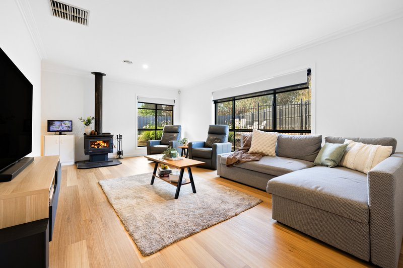 Photo - 11 Teofilo Drive, Lysterfield VIC 3156 - Image 4