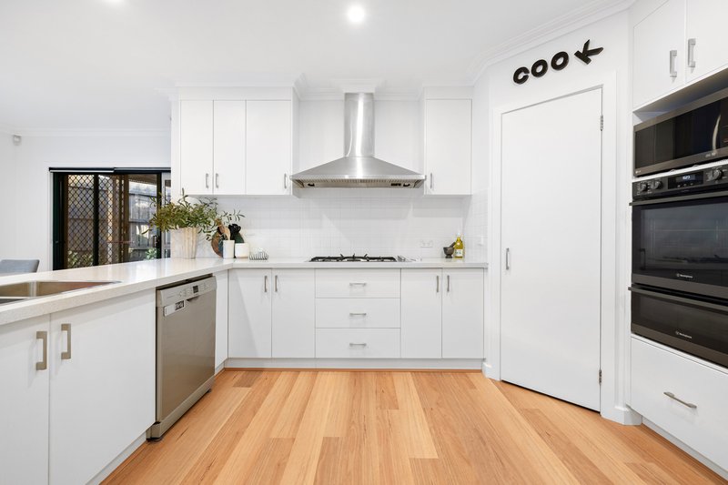 Photo - 11 Teofilo Drive, Lysterfield VIC 3156 - Image 7