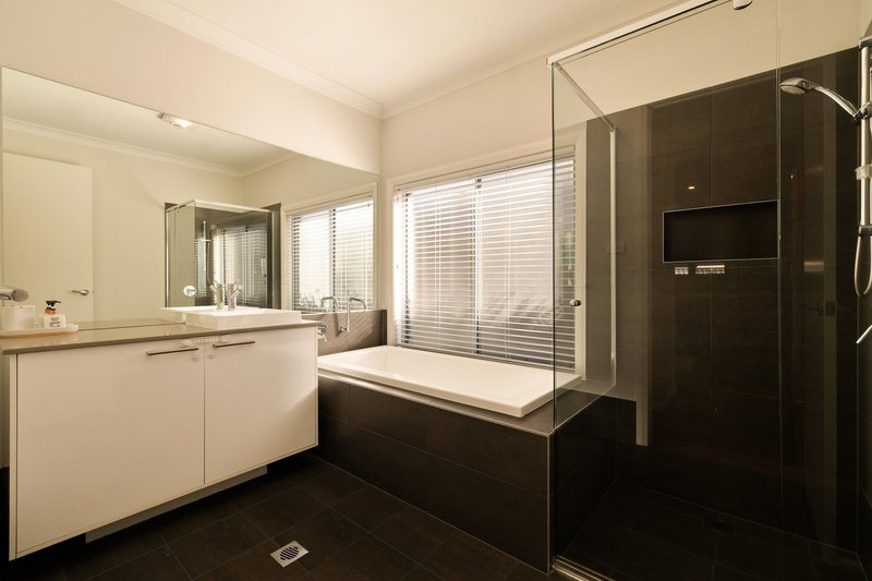 Photo - 11 Tess Circuit, Oran Park NSW 2570 - Image 15