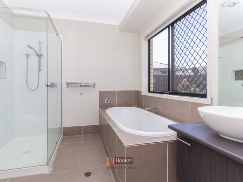 Photo - 11 Thames Drive, Regents Park QLD 4118 - Image 6