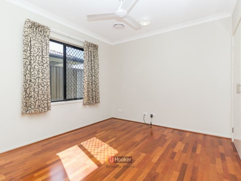 Photo - 11 Thames Drive, Regents Park QLD 4118 - Image 8