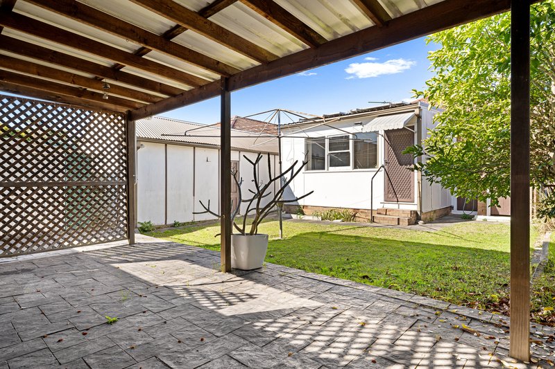 Photo - 11 The Avenue, Kingsgrove NSW 2208 - Image 7