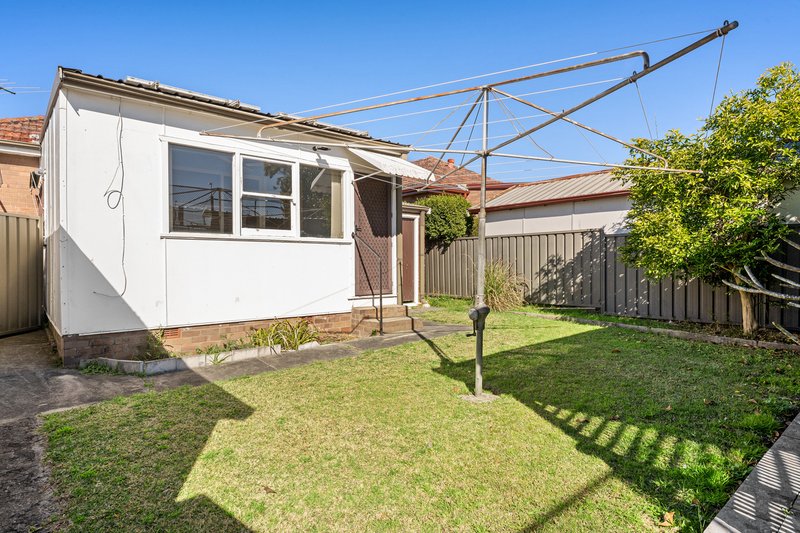 Photo - 11 The Avenue, Kingsgrove NSW 2208 - Image 12