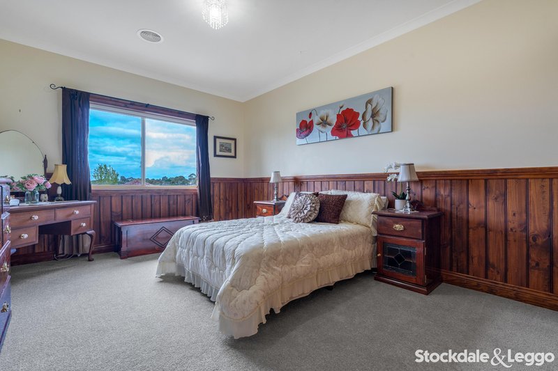 Photo - 11 The Avenue, Sunbury VIC 3429 - Image 17