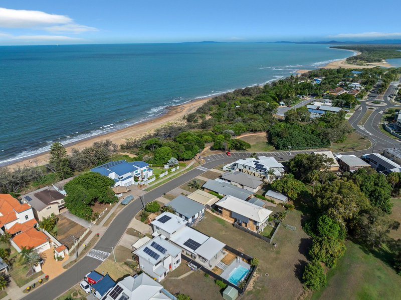 Photo - 11 The Oaks Road, Tannum Sands QLD 4680 - Image 21