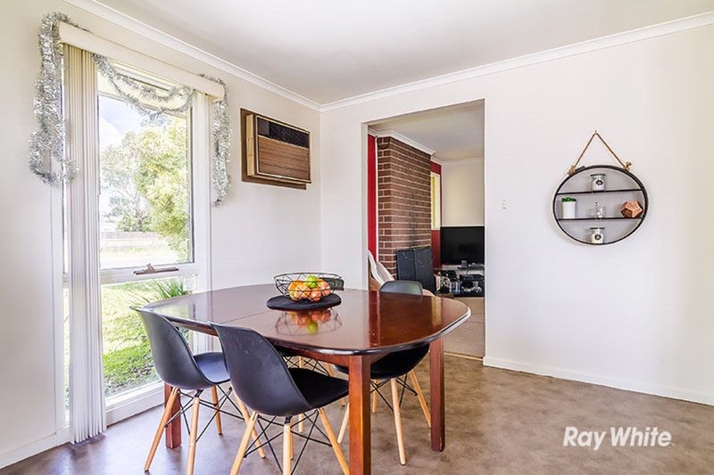 Photo - 11 Thompsons Road, Cranbourne North VIC 3977 - Image 5