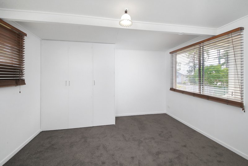 Photo - 11 Thurlby Street, Upper Mount Gravatt QLD 4122 - Image 6