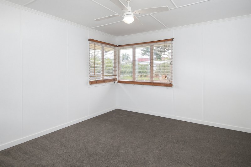 Photo - 11 Thurlby Street, Upper Mount Gravatt QLD 4122 - Image 9