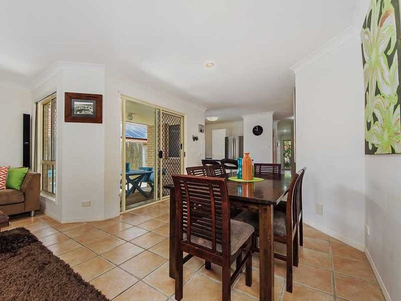 Photo - 11 Tillys Place, Burleigh Heads QLD 4220 - Image 4