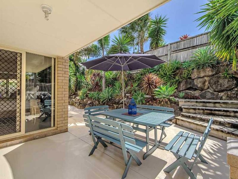 Photo - 11 Tillys Place, Burleigh Heads QLD 4220 - Image 11