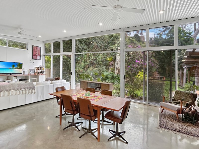 Photo - 11 Timbara Crescent, Surfside NSW 2536 - Image 4