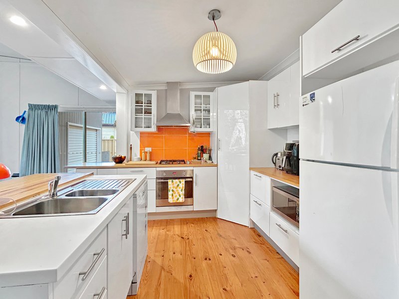 Photo - 11 Timbara Crescent, Surfside NSW 2536 - Image 5
