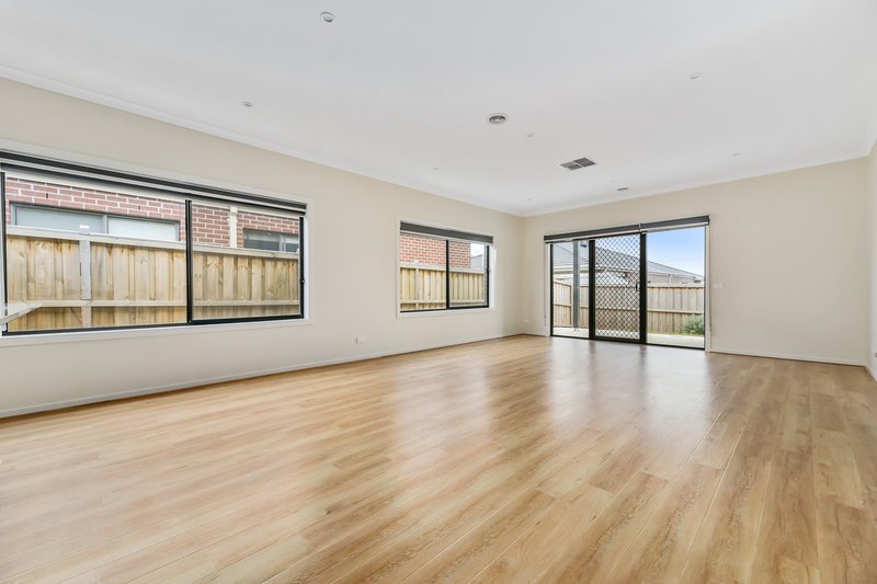 Photo - 11 Tin Alley Avenue, Clyde VIC 3978 - Image 6