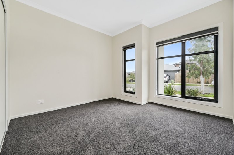 Photo - 11 Tin Alley Avenue, Clyde VIC 3978 - Image 9