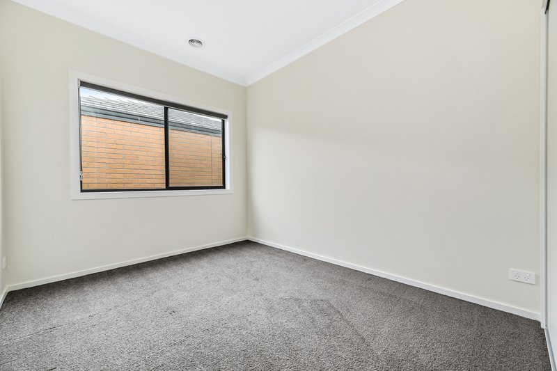 Photo - 11 Tin Alley Avenue, Clyde VIC 3978 - Image 11