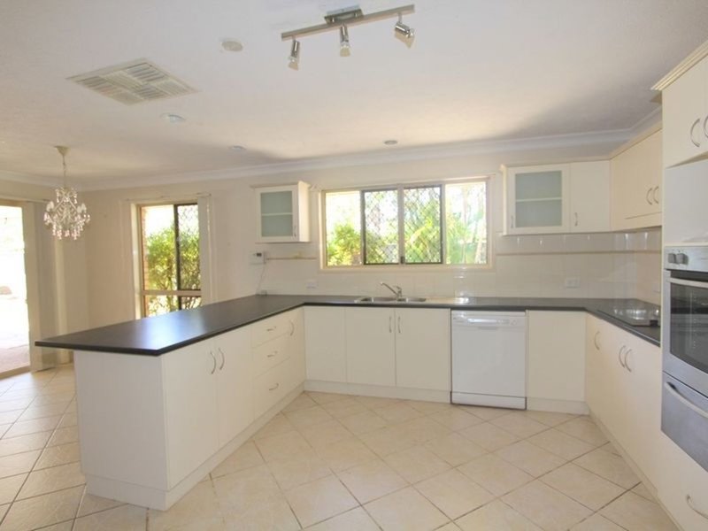 Photo - 11 Tineele Place, Emerald QLD 4720 - Image 4