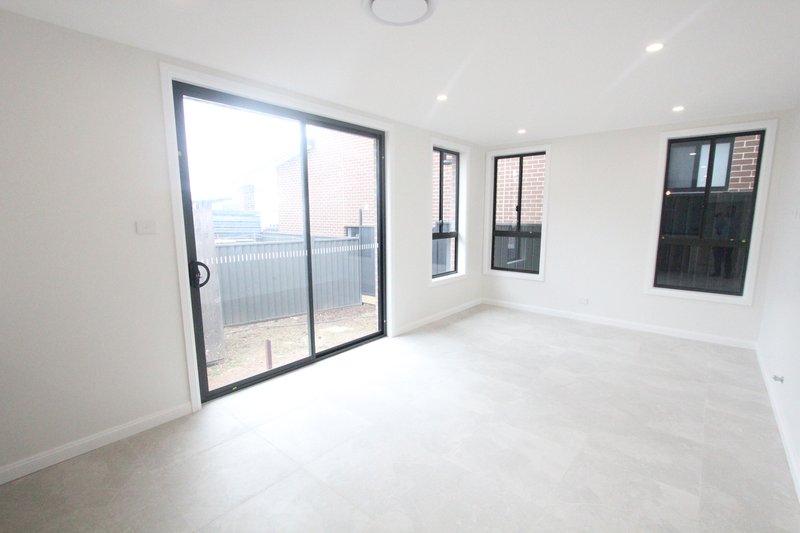 Photo - 1/1 Tokyo Road, Austral NSW 2179 - Image 4