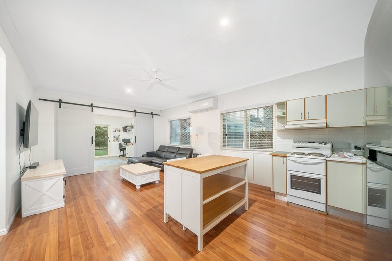 Photo - 11 Tramore Street, Margate QLD 4019 - Image 14