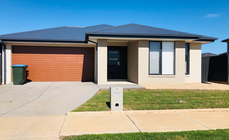 11 Travel Avenue, Tarneit VIC 3029