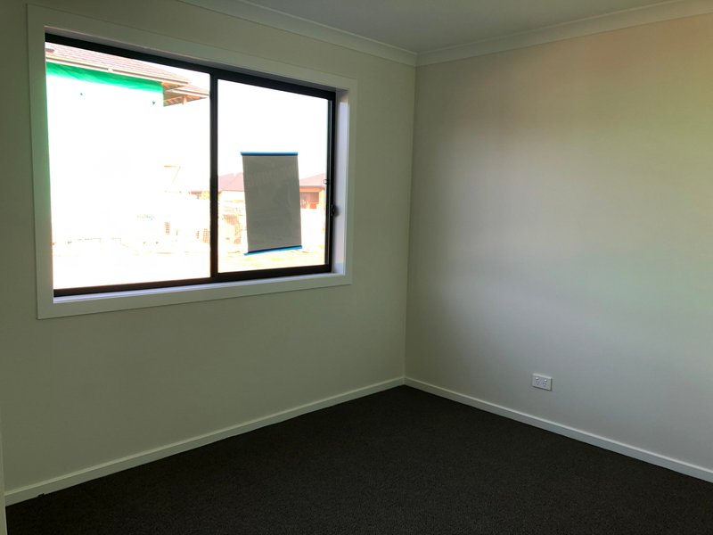 Photo - 11 Travel Avenue, Tarneit VIC 3029 - Image 6