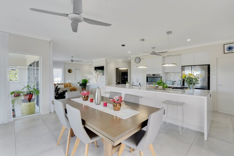 Photo - 11 Trevally Close, Kanimbla QLD 4870 - Image 6