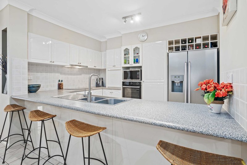 Photo - 11 Tuckeroo Place, Reedy Creek QLD 4227 - Image 4