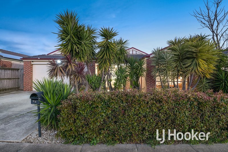 11 Tulip Grove, Cranbourne VIC 3977