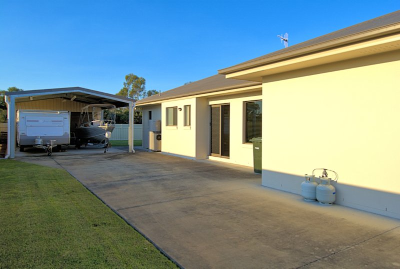 Photo - 11 Tulipwood Drive, Burrum Heads QLD 4659 - Image 2