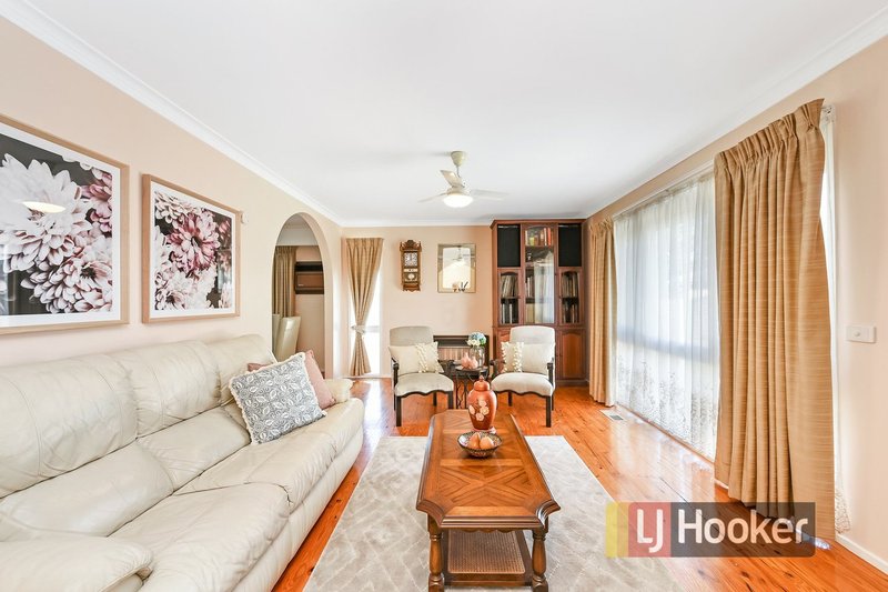 Photo - 11 Tunley Close, Endeavour Hills VIC 3802 - Image 3