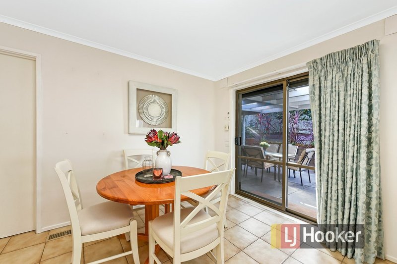 Photo - 11 Tunley Close, Endeavour Hills VIC 3802 - Image 8