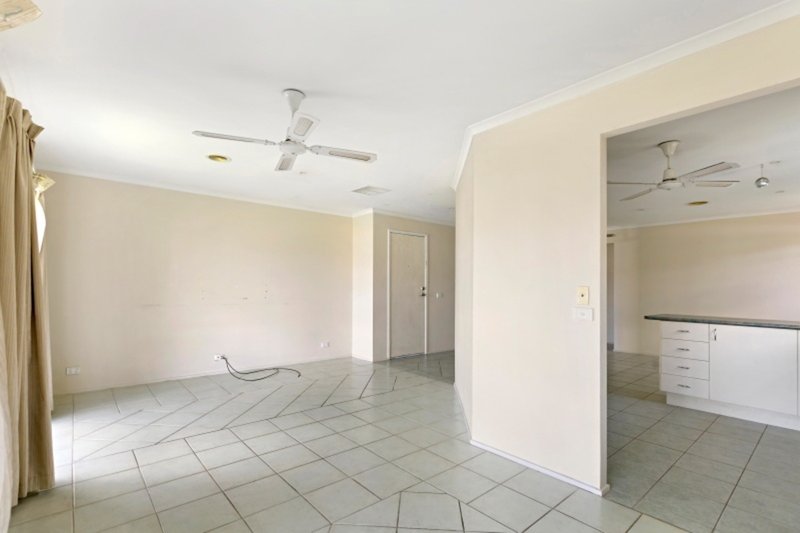 Photo - 11 Turnstone Court, Carrum Downs VIC 3201 - Image 5