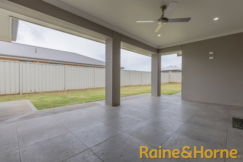 Photo - 11 Turon Crescent, Dubbo NSW 2830 - Image 10