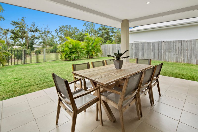 Photo - 11 Twin Creek Court, Cannonvale QLD 4802 - Image 4