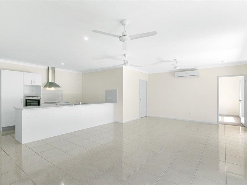 Photo - 11 Tyenna Close, Bentley Park QLD 4869 - Image 4