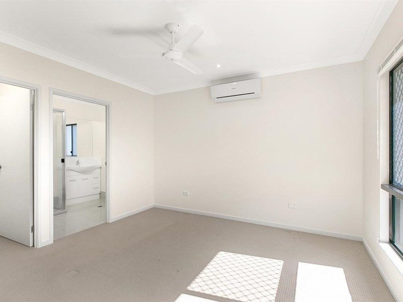 Photo - 11 Tyenna Close, Bentley Park QLD 4869 - Image 5