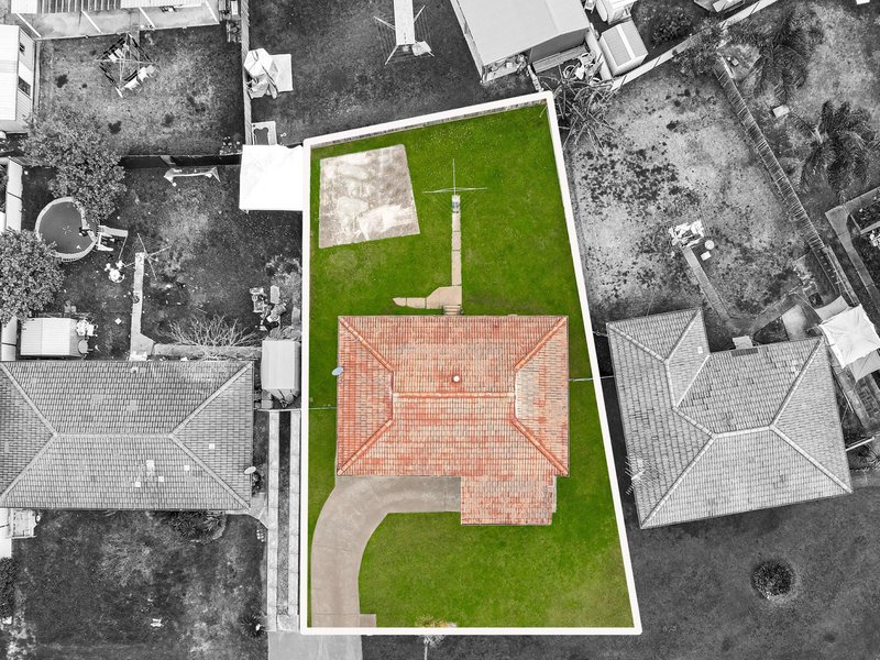 Photo - 11 Upton Place, Bonnyrigg NSW 2177 - Image 3