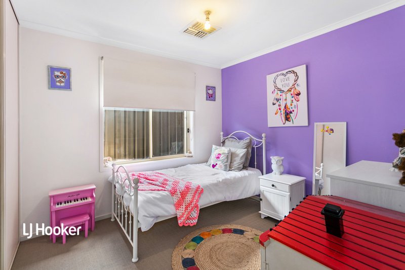 Photo - 11 Valiant Road, Munno Para West SA 5115 - Image 7