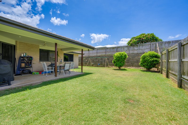 Photo - 11 Valley Way, Boyne Island QLD 4680 - Image 12