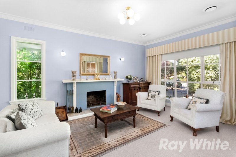 Photo - 11 Venice Street, Box Hill South VIC 3128 - Image 2