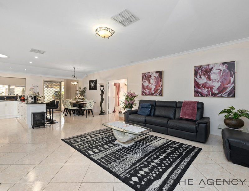 Photo - 11 Vere Parkway, Canning Vale WA 6155 - Image 11